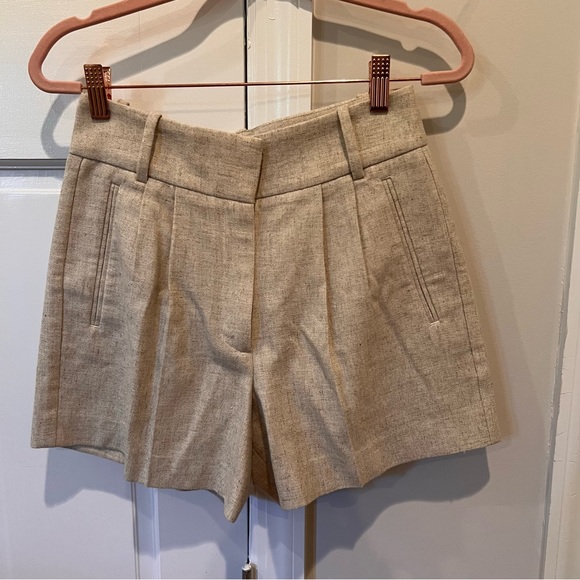 Reiss Pleated Shorts - US 0, UK 4, EU 32, like new condition - Picture 3 of 8
